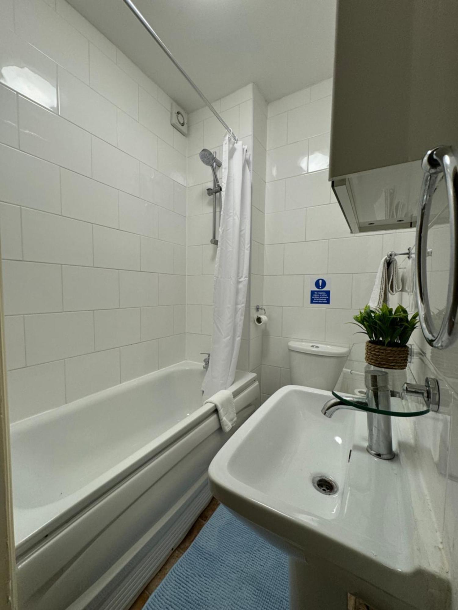 Lovely Flat In Camden Town Londra Esterno foto